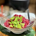 焼肉うしどし - ふわふわ淡雪かき氷　ミントの葉との彩りが鮮やか