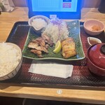 旨いマグロと海鮮居酒屋 漁火 - 