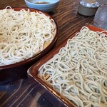 室町砂場 - 左ざるそば 右もりそば