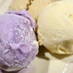 紅芋&バニラの二色アイス