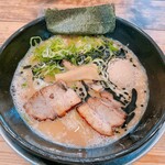 やまざき屋 - 黒とんとん　950円