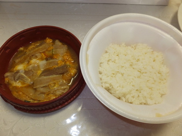 親子丼 と 豚生姜丼 をテイクアウトでいただいた なか卯のテイクアウトは 別盛り に改善されて良い感じになっていた By 食べ過ぎ太り過ぎ なか卯 新琴似店 新琴似 牛丼 食べログ