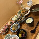 兎に角 - ローストビーフと鱧の黒酢和えランチ