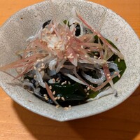 浅草じゅうろく - ワカメ　フグ皮　ポン酢