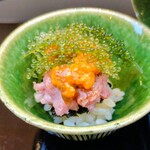 THE SUSHI TOKYO 旬 - 海ぶどうの小丼(まぐろ中落ち、うに)