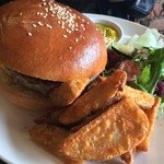 brunch club & SUPPER - やっばりハンバーガー！