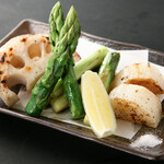 おかん - 鉄板野菜は野菜本来の旨味をグッと引き出します