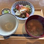 ダイナミックキッチン＆バー 燦 OBPツインタワー店 - 鯛めしと豚汁、サラダのセット