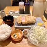 とんかつ ひこのや - 