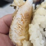 むすび - こんな小さなノドグロ、リリースした方が...(笑)。
