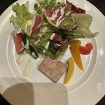 トロワ・サージュ - サラダとフォアグラ