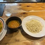 田中商店 本店 - 替え玉①ハリガネと赤オニ