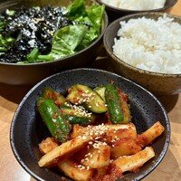 ホルモン焼肉 富や 栄店 - 
