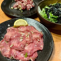 ホルモン焼肉 富や 栄店 - 