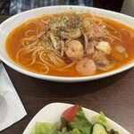 アリンガ - 魚介のピリ辛トマト、スープ風