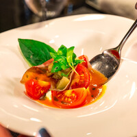 ブラータとトマトのカプレーゼ