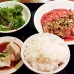 翠園 - 油淋鶏ランチ１０００。水餃子付きで、ごはんとスープおかわりできます