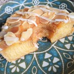 クラブハリエ イーチャレンジ - バームクーヘンのボストック（半分にカット）