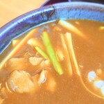 やぶ善 - 味醂が効いた"かえし"をベースに仕上げられた、"やぶ善"オリジナル"カレー南蛮"。