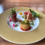 カフェ・バル yamashita - ローストビーフのサラダ仕立て、生ハムメロン、チーズのライスボール