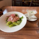 カフェ・バル yamashita - ビーフのサラダ