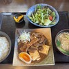 もつ煮と煮干しそば（中華そば）真也食堂 - もつ煮定食 1020円