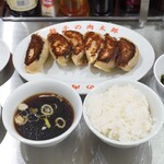 餃子の肉太郎 - 