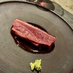 クイント - 鴨肉の炭焼き