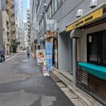 ジンコック - 並んで後ろを見ると、人が並んでるのはここだけ。