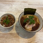 中華そば 四つ葉 - "特製四つ葉そば"1,500円&"肉めし"430円♪