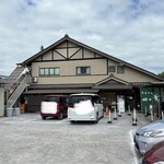 中華そば 四つ葉 - お店全景。