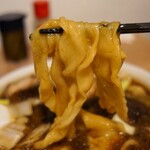 手打ち 陰日向 - 麺リフトアップ