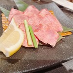 まる良炭火焼肉 - 