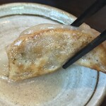 らーめん・手のし餃子 池之端 松島 - 餡もタネも美味しい！！特製餃子