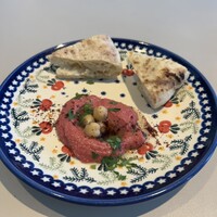 Trattoria Tabule - ピタブレッド
                    ビーツとひよこ豆のディップス