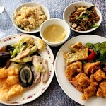 神戸餐館 - １回目に取ってきたもの全景、これだけで1490円以上の定食ですね(^_-)