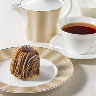 ケーキセットが1400円で愉しめる