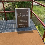 ドロフィーズカフェ - 玄関扉付近