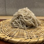 そば切り 岳空 - 透明感のある蕎麦