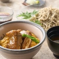 房総地鶏の照り焼き地卵御飯 Ryu 庵手打ち蕎麦< 翠州亭美味つゆ>