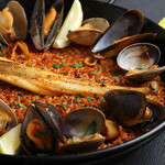 GastroBar La Roja - 料理写真:穴子丸一本と魚介のパエリア
