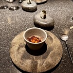 アニエルドール - 「ミル貝 雲丹 海藻 小芋 柚子」は、まるで潮騒の風景を一口に閉じ込めたよう。