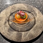 アニエルドール - 「トマト パプリカ 紫蘇」は、まるで夏の朝露を味わうような一皿。