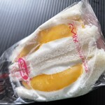 サンドイッチハウス メルヘン - 料理写真:マンゴー生クリームサンド648円