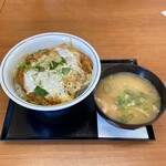 かつや - 料理写真:かつ丼(梅)@649+とん汁(小)@165