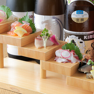 牡蠣やホルモンの天ぷら、一推しの刺身盛り合わせなど堪能！