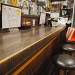 居酒屋　大ざわ - 店内（カウンター席）
