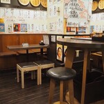 居酒屋　大ざわ - 店内（テーブル席）
