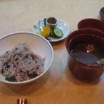 京口町　てるい - ご飯と赤だし、漬物、自家製鯛味噌(2014.01)