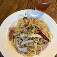 渋谷アチェーゾ - ソーセージときのこのバジルペペロンチーノ　1,000円